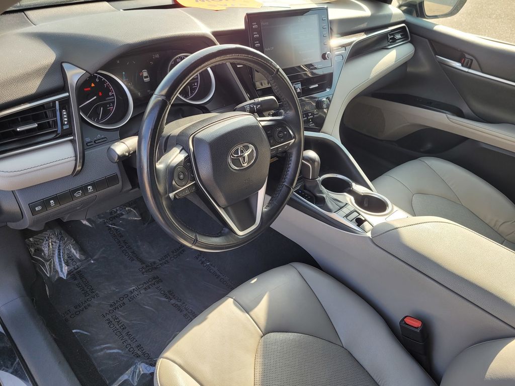 View vehicle photo 7