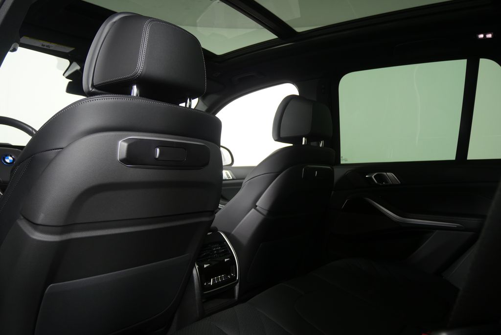 Thumbnail: 2026 BMW X5 - 17