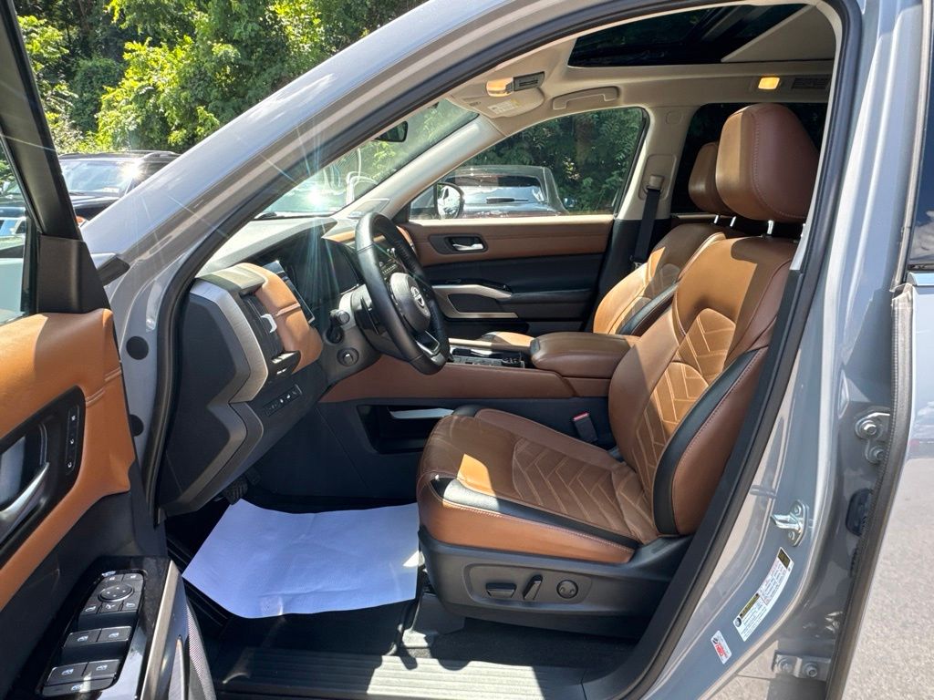 2023 Nissan Pathfinder Platinum Gray at South Hills Kia