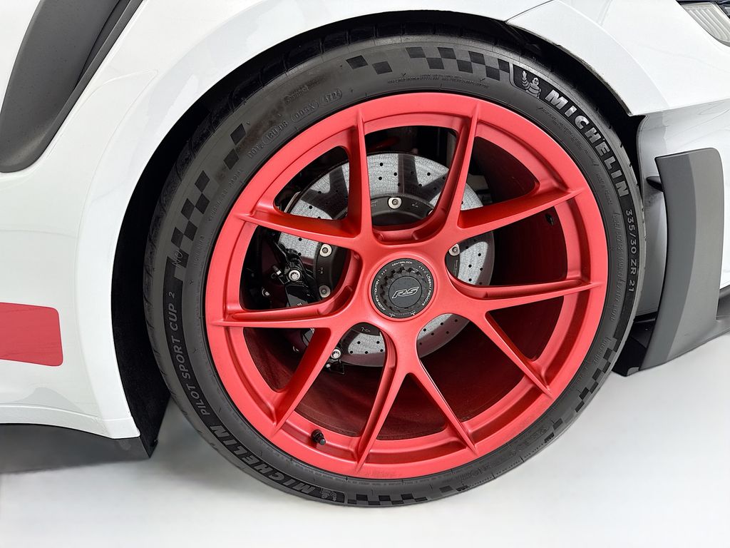 Thumbnail: 2025 Porsche 911 - 27