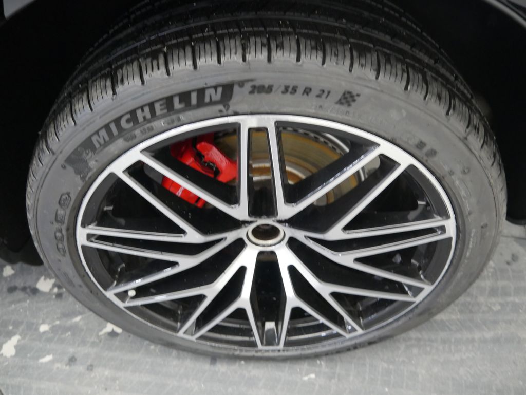 Thumbnail: 2023 Porsche Macan - 14