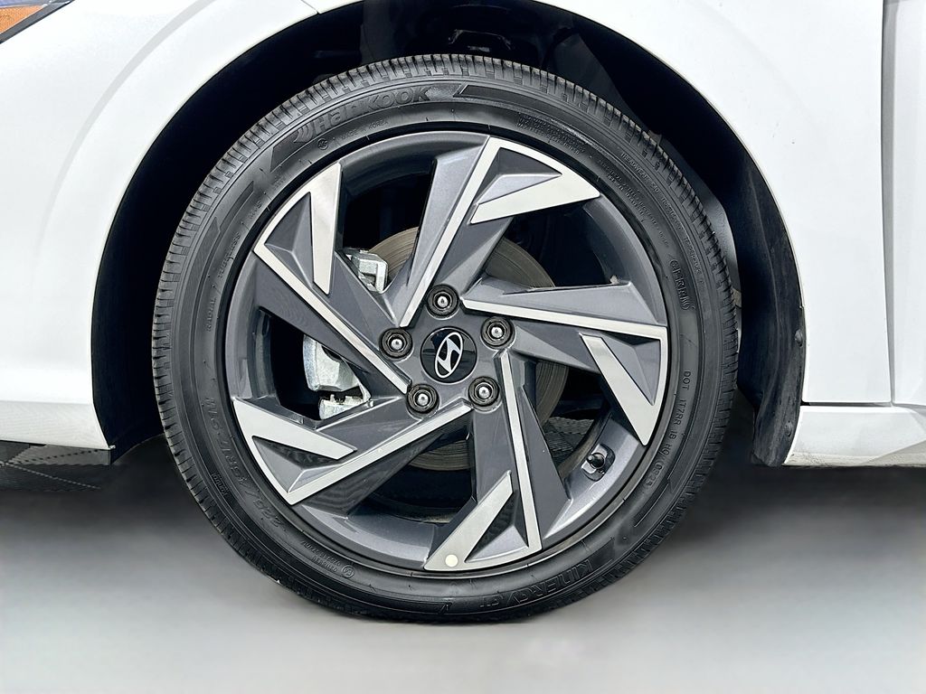 Thumbnail: 2025 Hyundai Elantra - 30