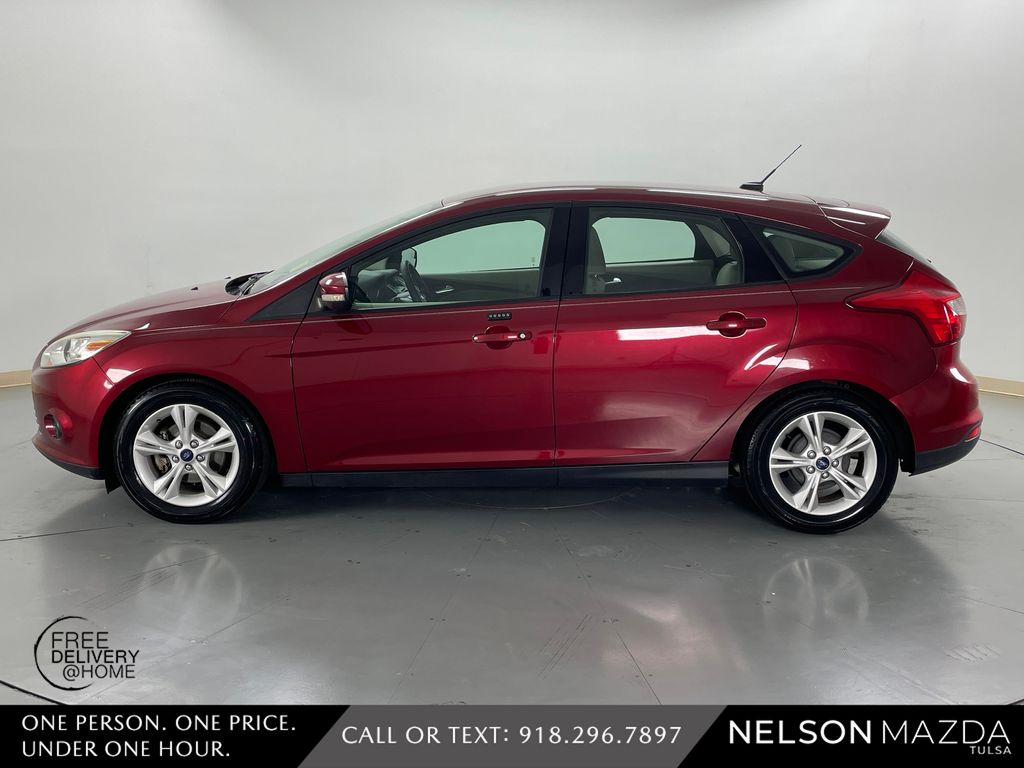 Used 2014 Red Ford SE image 9