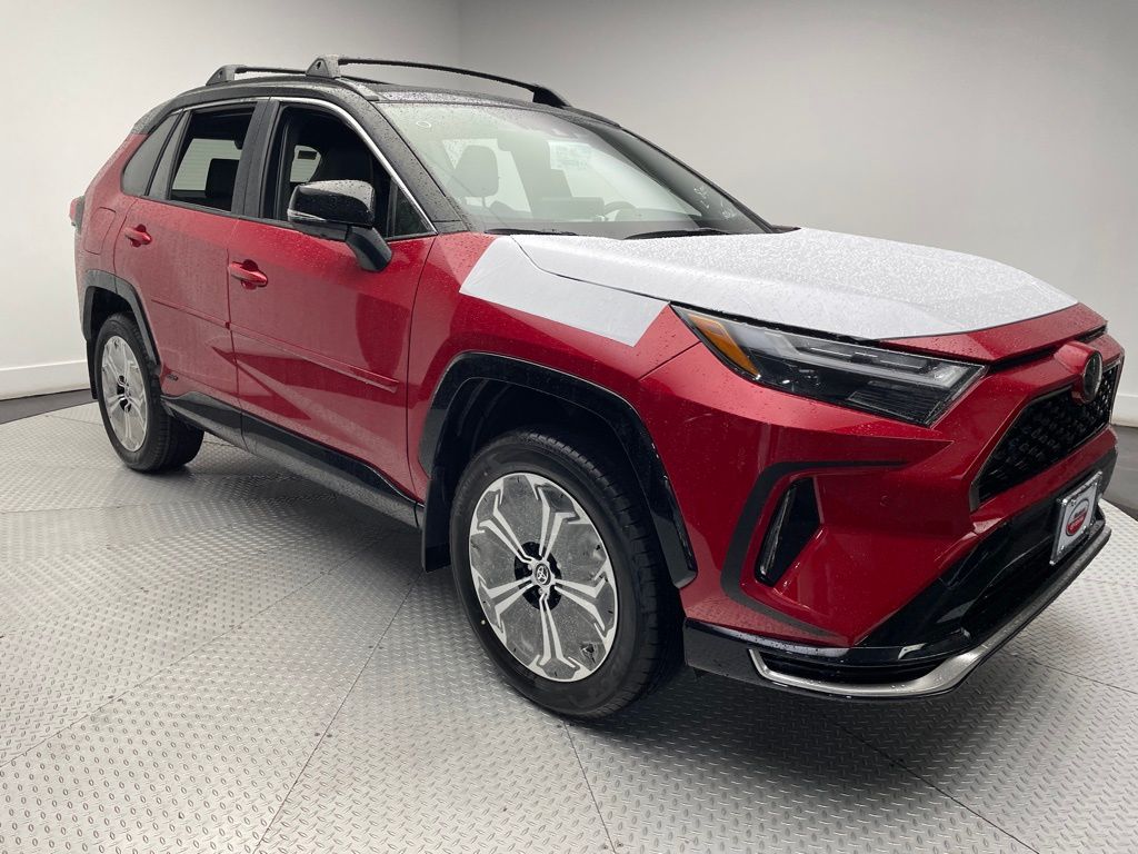 2025 Toyota RAV4 XSE 3