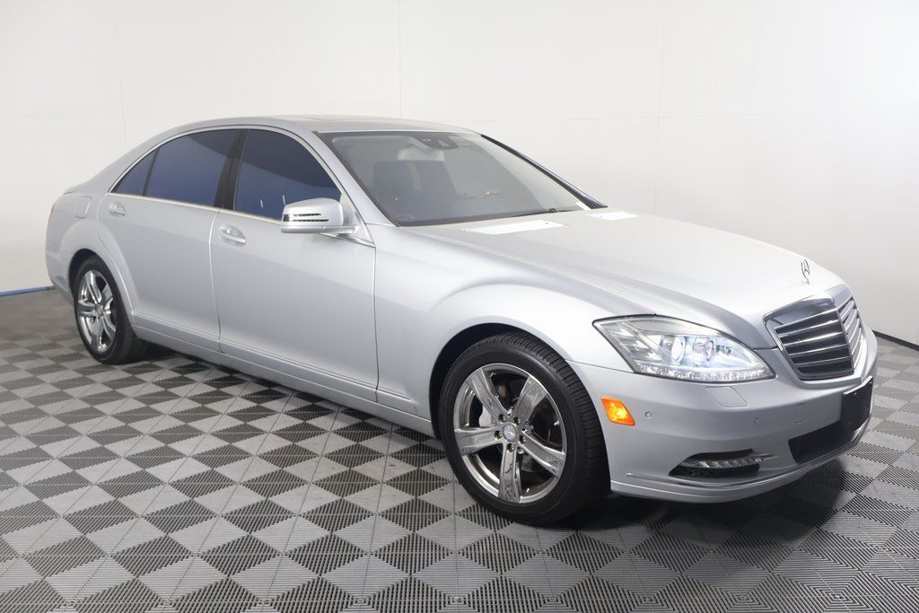 2011 Mercedes-Benz S-Class S 550 3