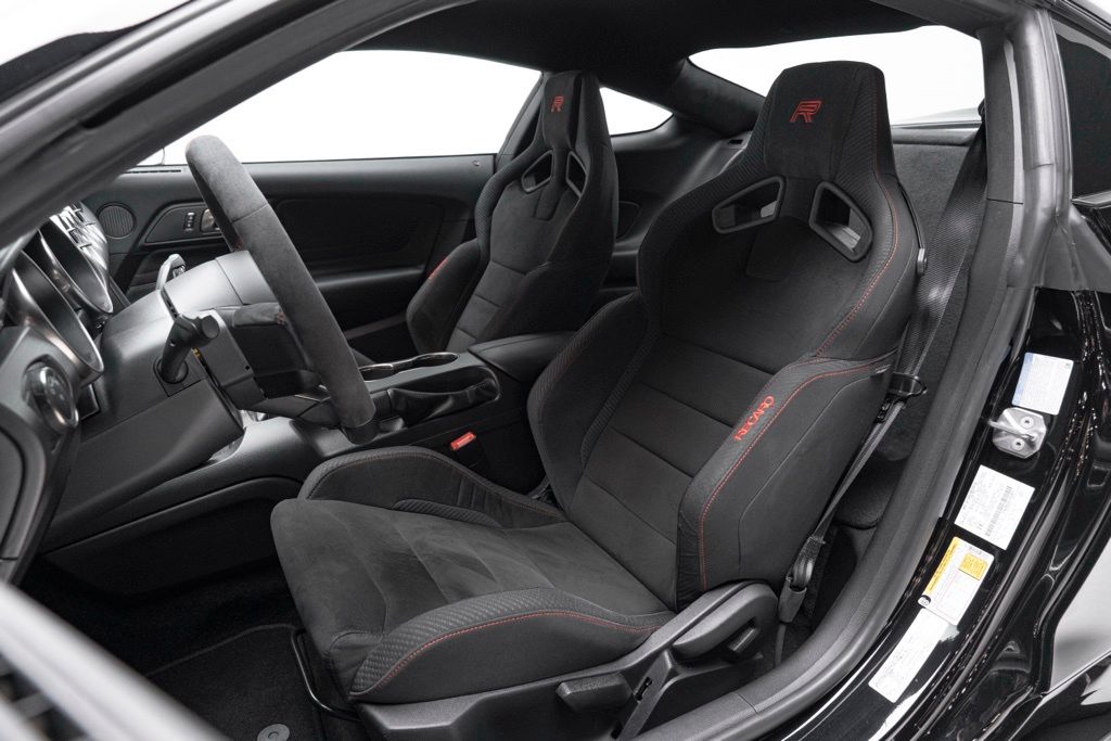 2018 Ford Mustang - Thumbnail 3