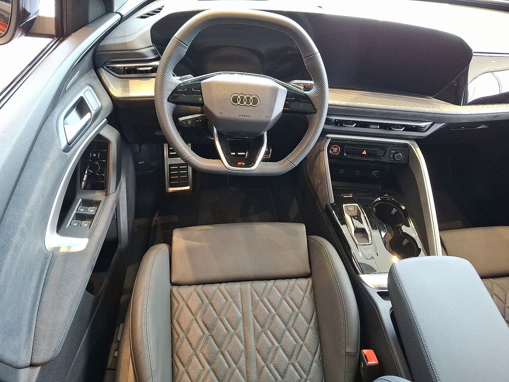 Thumbnail: 2025 Audi SQ5 - 8