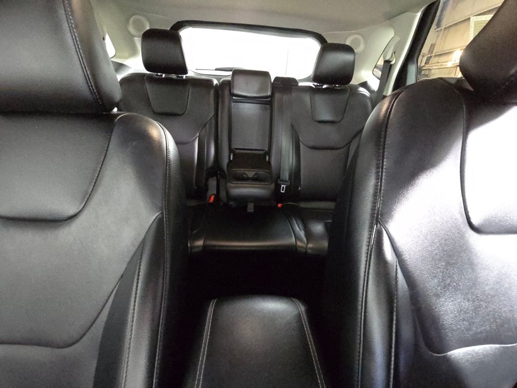 2022 Ford Edge Titanium photo 28