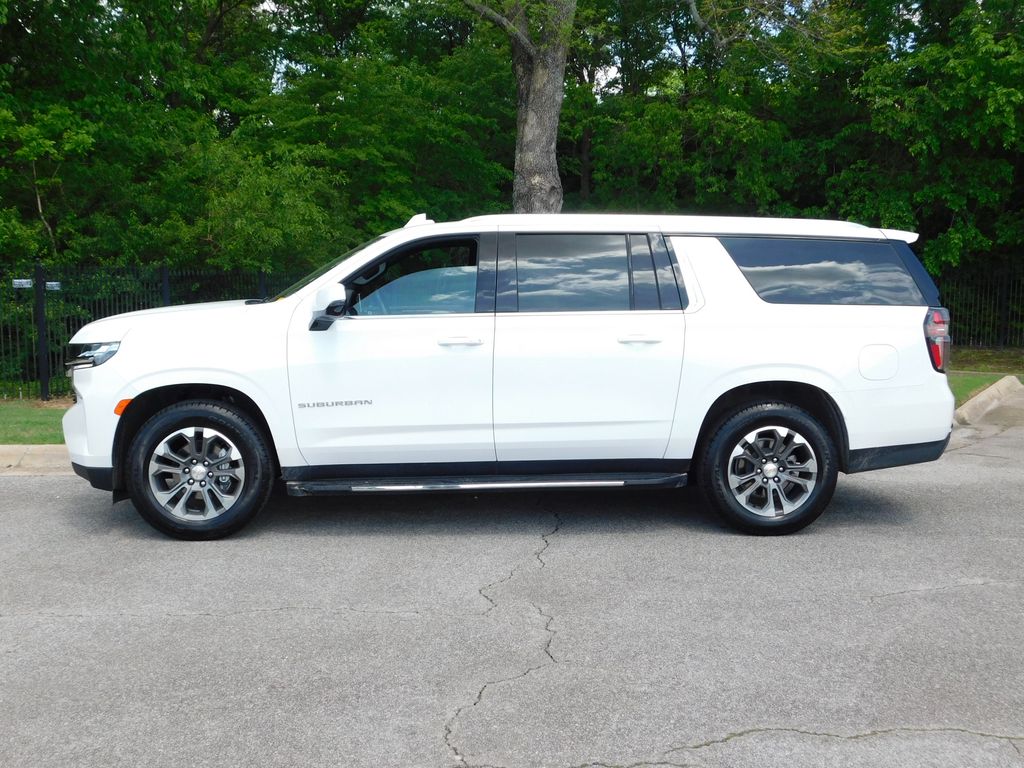 2023 Chevrolet Suburban LT 2