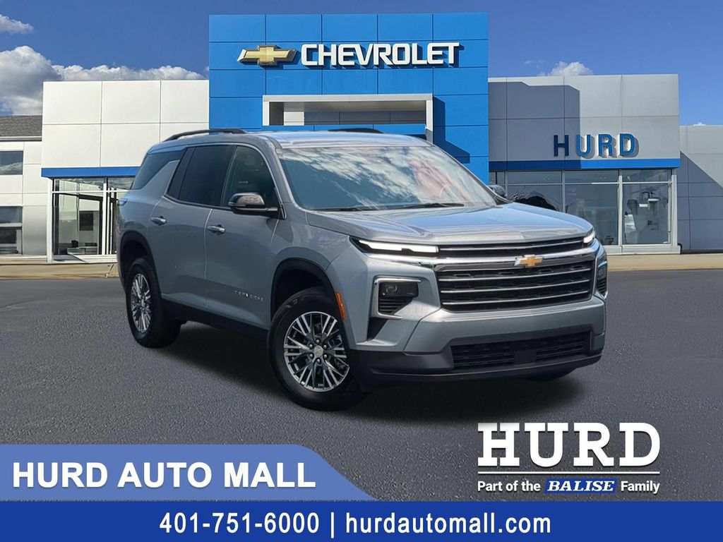 Sterling Gray Metallic 2025 Chevrolet Traverse SUV / Crossover Four-Wheel Drive 8-Speed Automatic