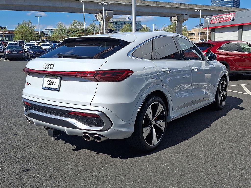 Thumbnail: 2026 Audi SQ5 - 3