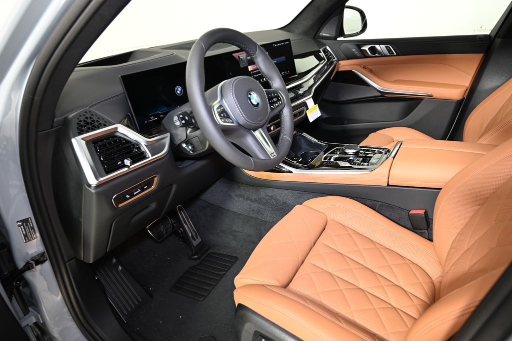 Thumbnail: 2026 BMW X7 - 15