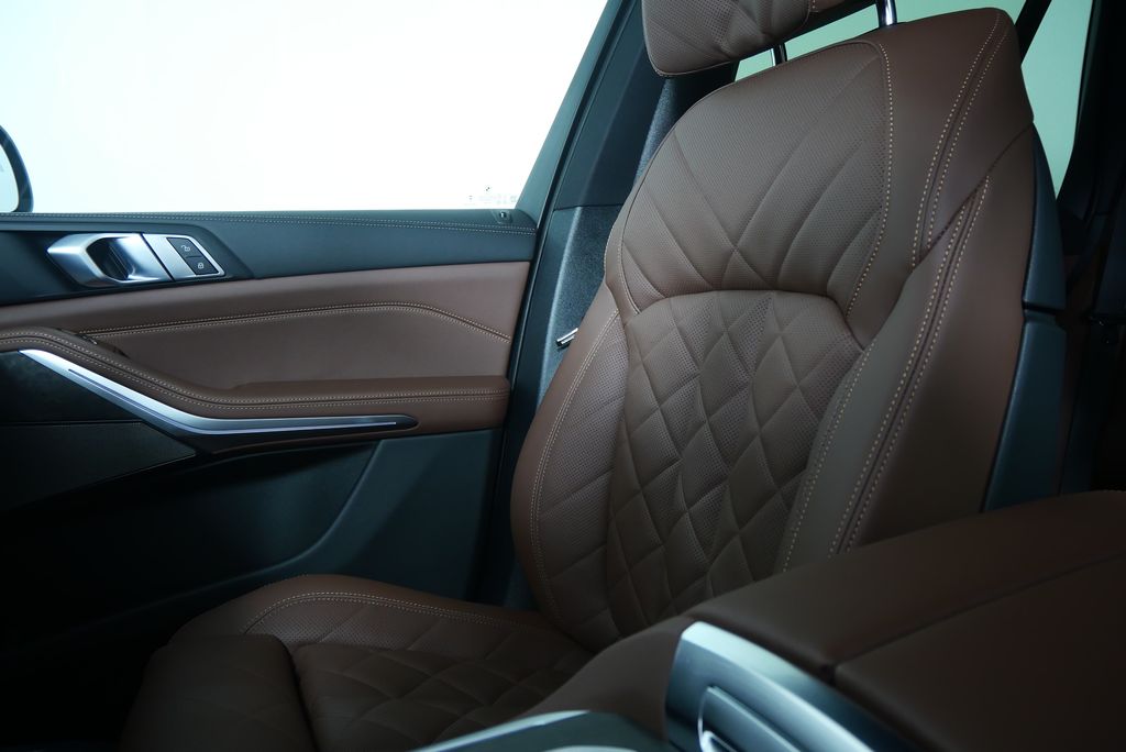 Thumbnail: 2026 BMW X5 - 23