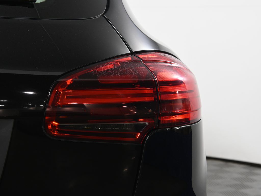 Thumbnail: 2017 Porsche Cayenne - 13