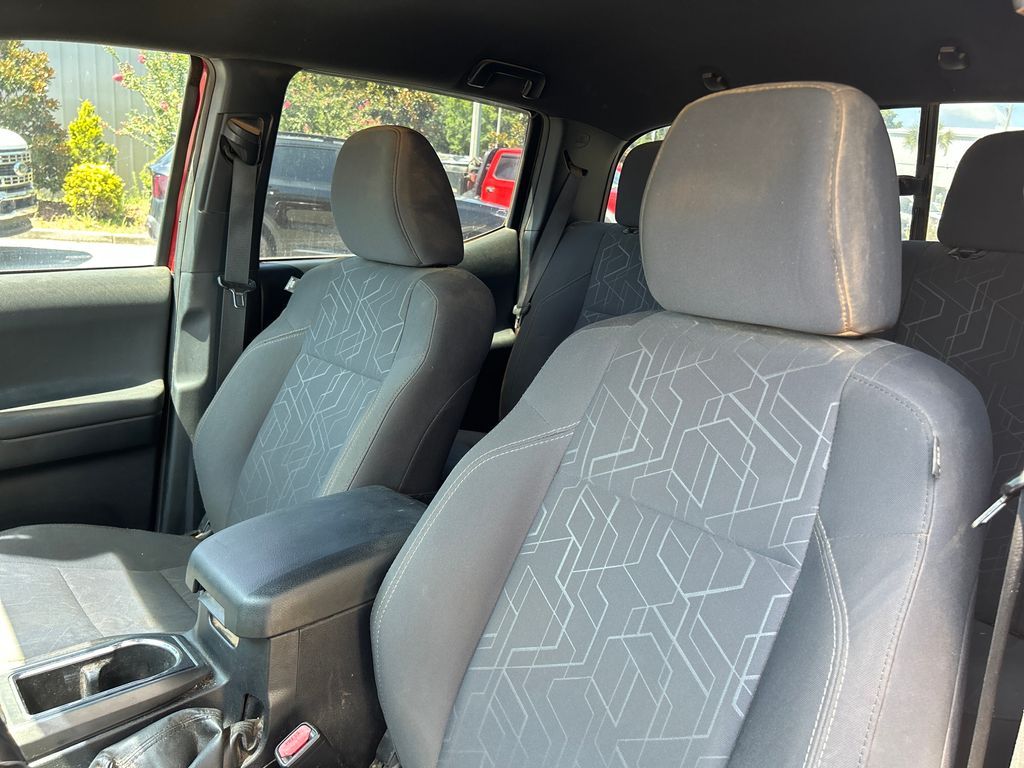 Used 2016  Toyota  image 9