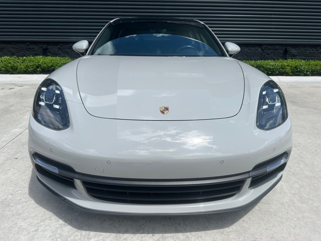 2018 Porsche Panamera  7