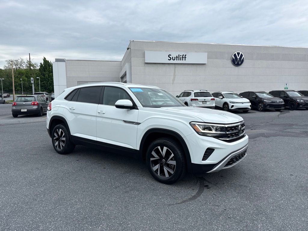 2023 Volkswagen Atlas Cross Sport 2.0T SE White at Sutliff Volkswagen