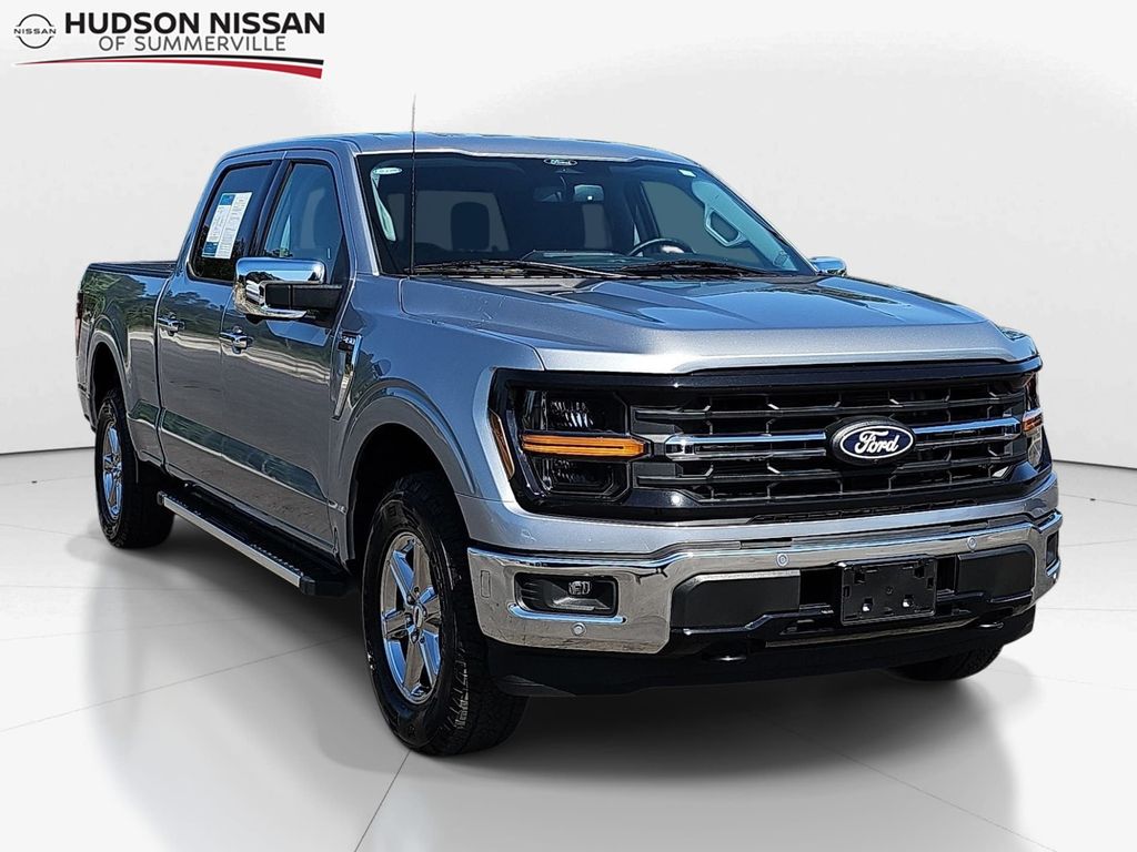 Iconic Silver Metallic 2025 Ford F-150 XLT SuperCrew 4WD Pickup Truck Four-Wheel Drive Automatic