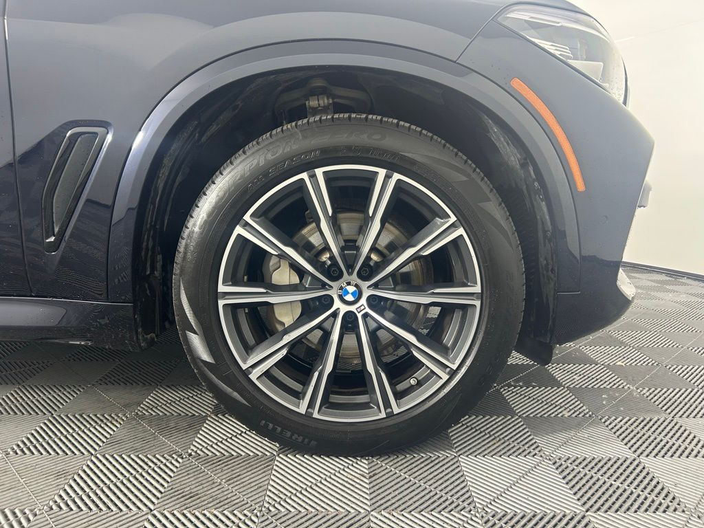Thumbnail: 2022 BMW X5 - 10
