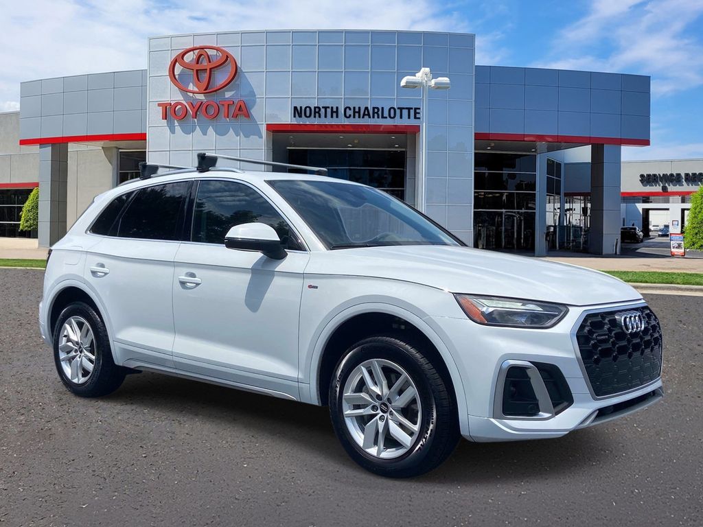 Glacier White Metallic 2023 Audi Q5 SUV / Crossover All-Wheel Drive 7-Speed Automatic