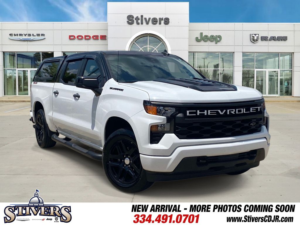 Summit White 2023 Chevrolet Silverado 1500 Pickup Truck Four-Wheel Drive 8-Speed Automatic