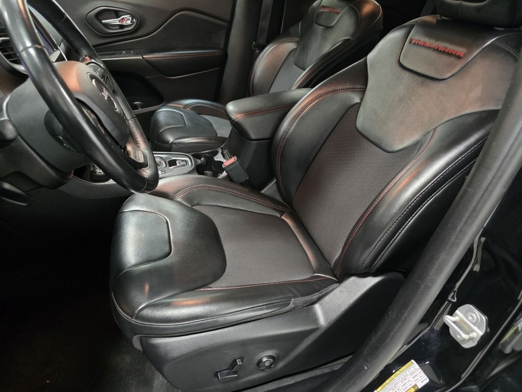 Used 2020 Black Jeep Trailhawk image 18