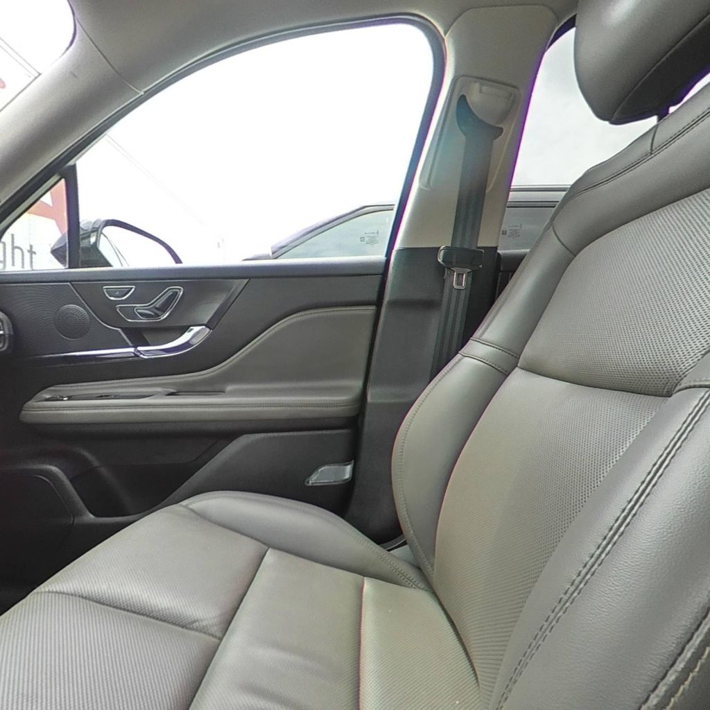 2024 Infinite Black Metallic Clearcoat Lincoln Corsair Reserve FWD SUV
