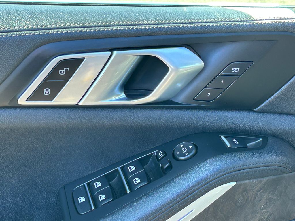 Thumbnail: 2022 BMW X5 - 12