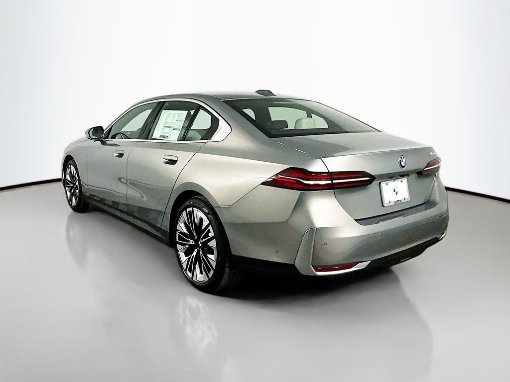 Thumbnail: 2026 BMW 5 Series - 7