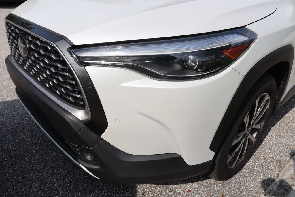 2023 Toyota Corolla Cross XLE 3