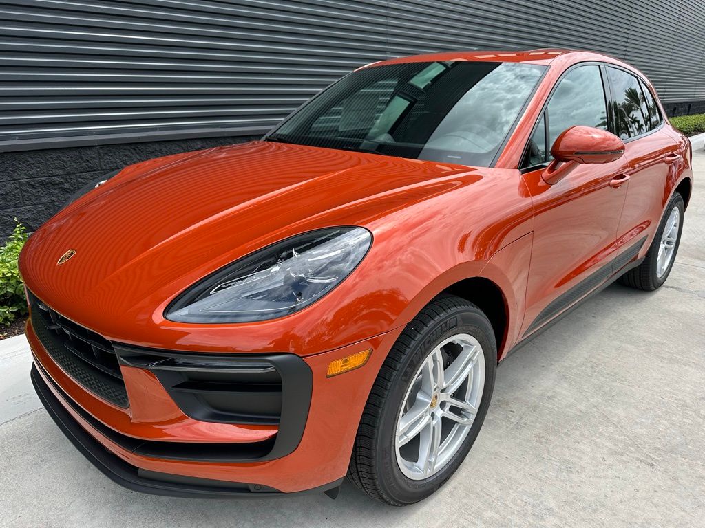 Thumbnail: 2025 Porsche Macan - 6