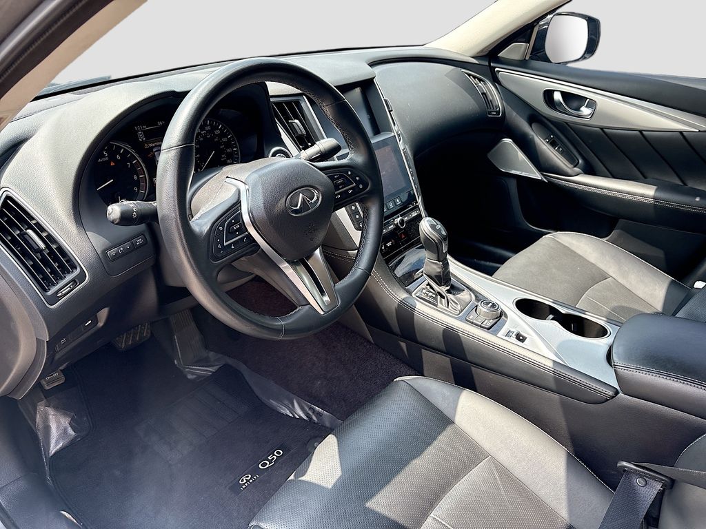 Used 2023 Gray INFINITI LUXE image 9