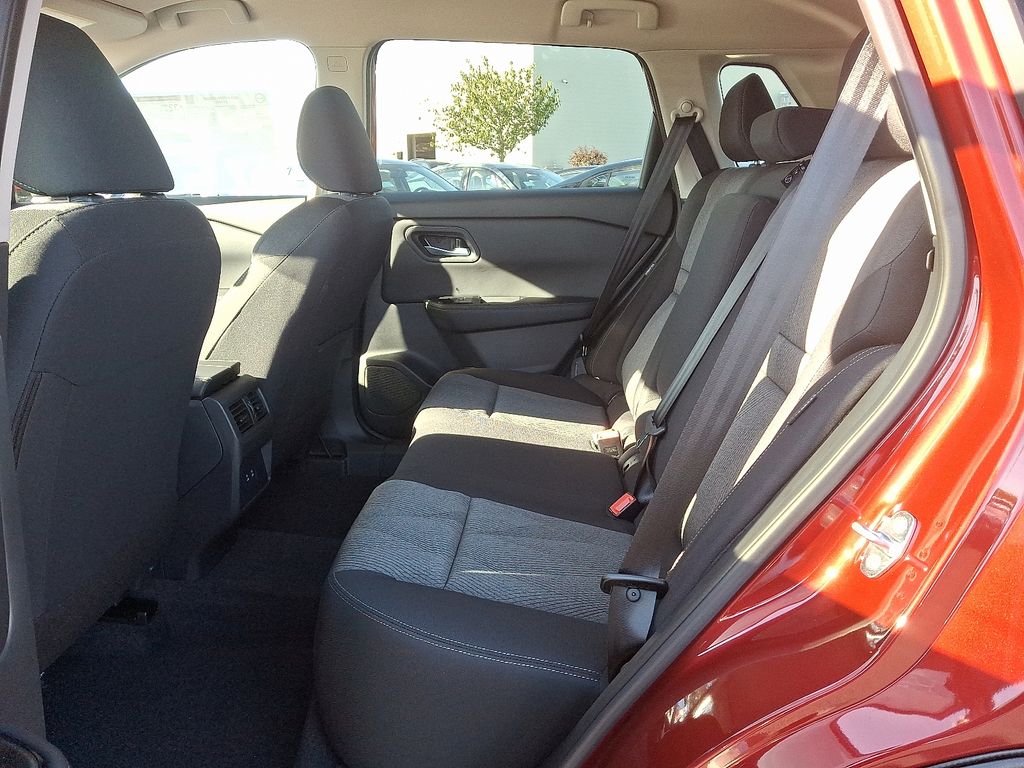 Thumbnail: 2026 Nissan Rogue - 5