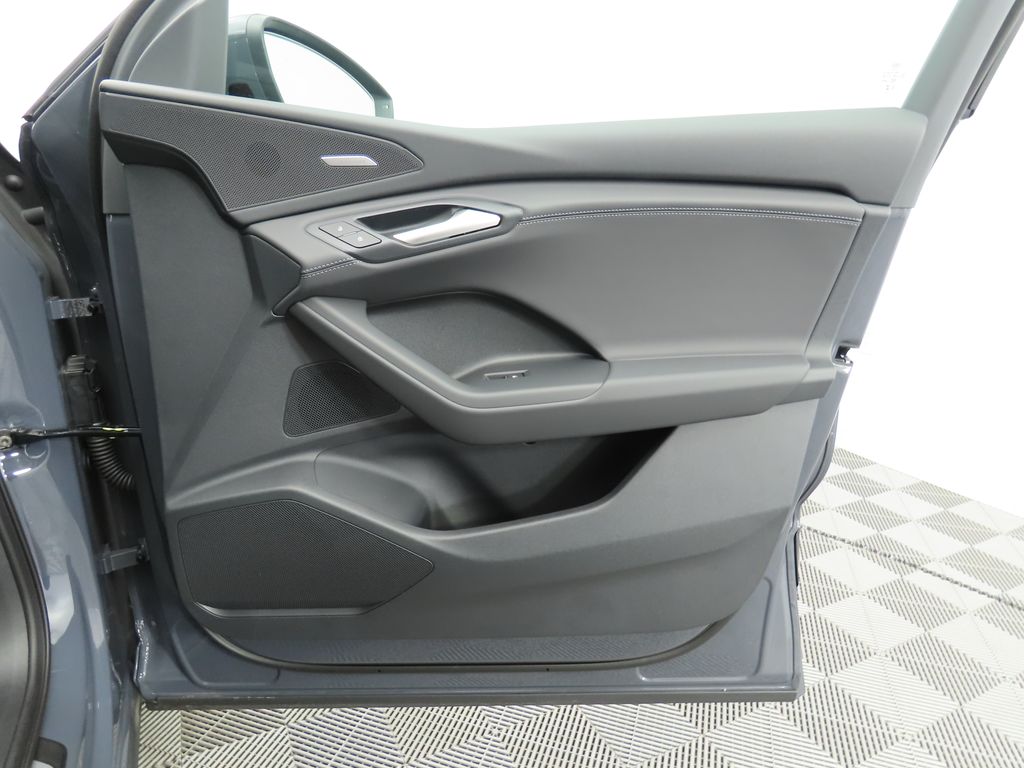 2025 Audi Q6 e-tron Premium 27