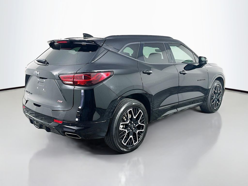Used 2023 Black Chevrolet RS image 7