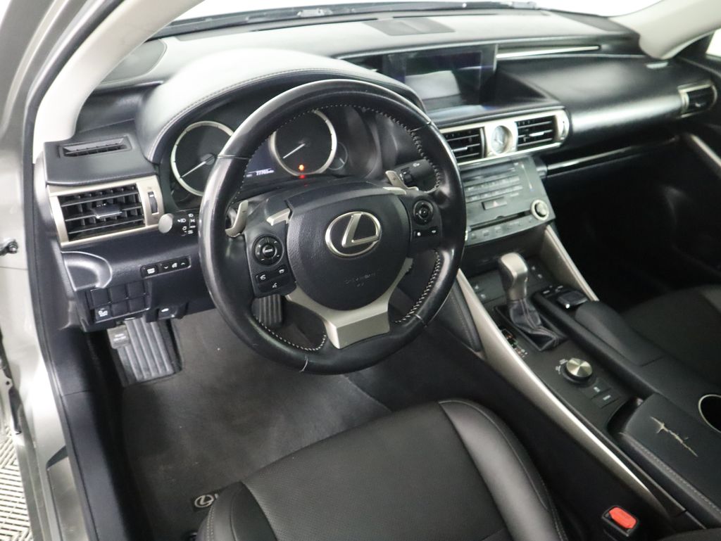 Thumbnail: 2016 Lexus IS - 9