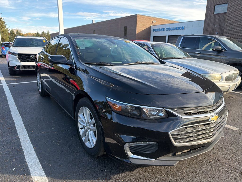 Thumbnail: 2018 Chevrolet Malibu - 4