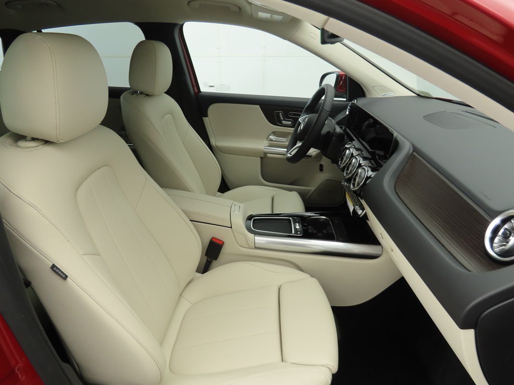 Thumbnail: 2026 Mercedes-Benz GLA - 21