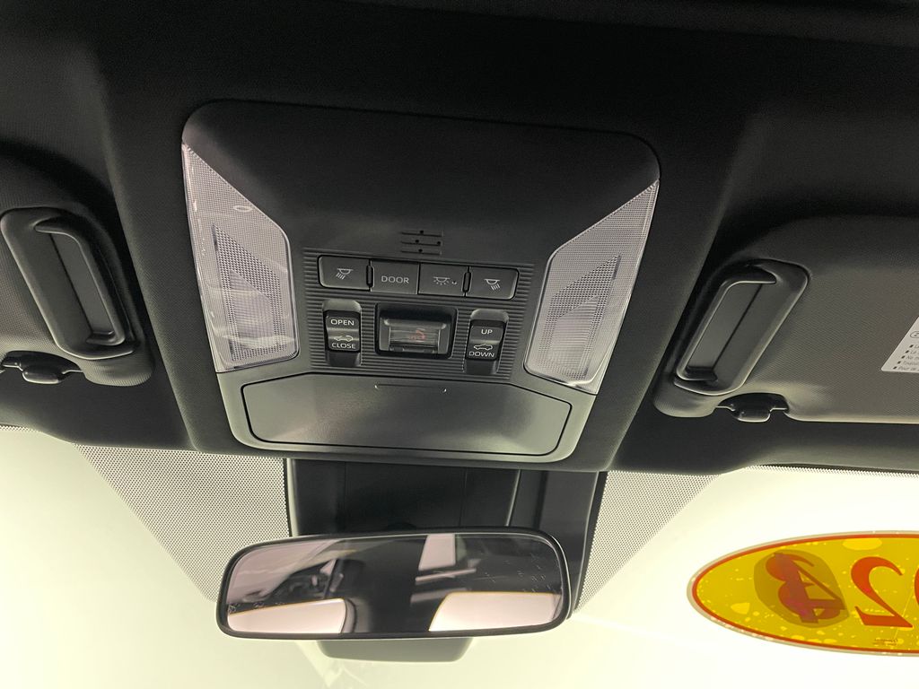 2023 Toyota RAV4 Prime SE 32