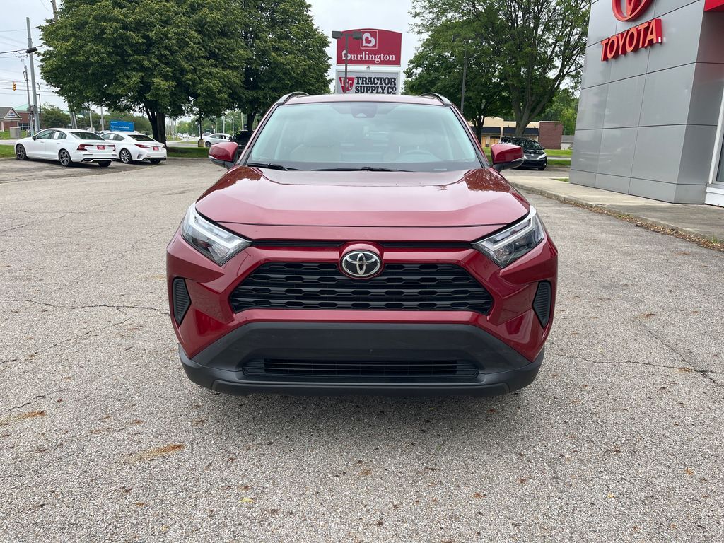 2022 Toyota RAV4 XLE photo