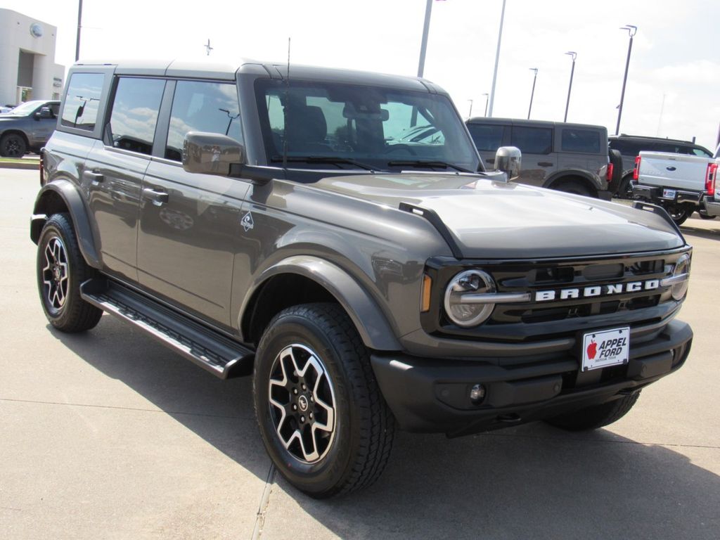2026 Ford Bronco Outer Banks