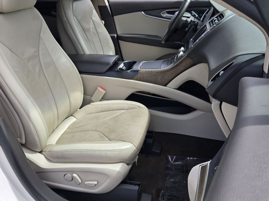 2019 Lincoln Nautilus - $15,475