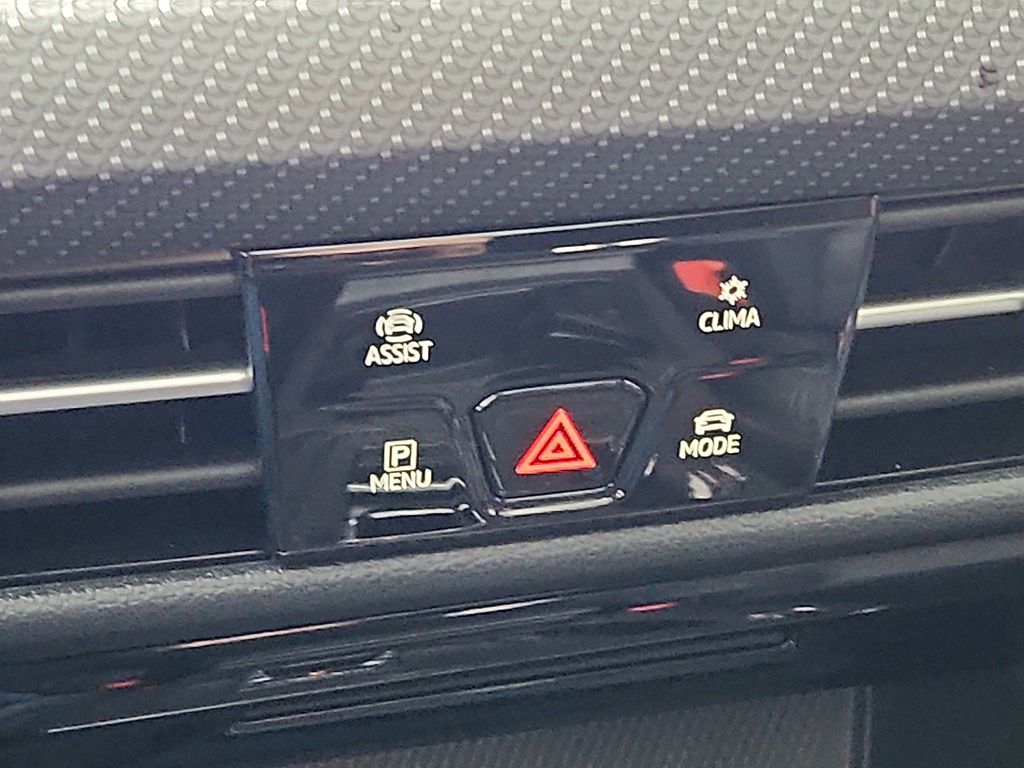 Thumbnail: 2024 Volkswagen Golf - 17