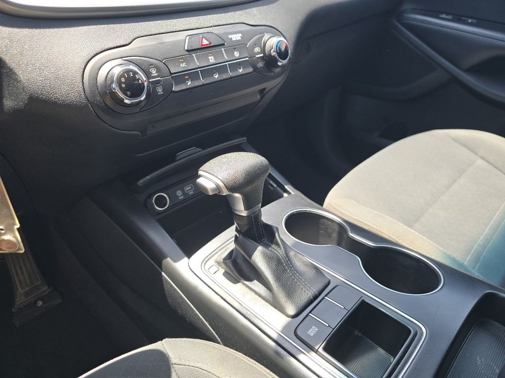 Used 2020 Silver Kia L image 26