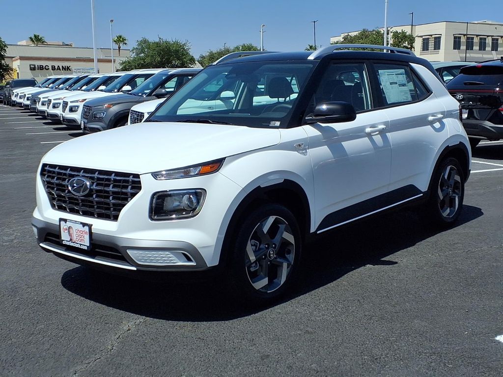 Lunar White w/Black Roof 2026 Hyundai Venue SUV / Crossover Front-Wheel Drive Continuously Variable Transmission
