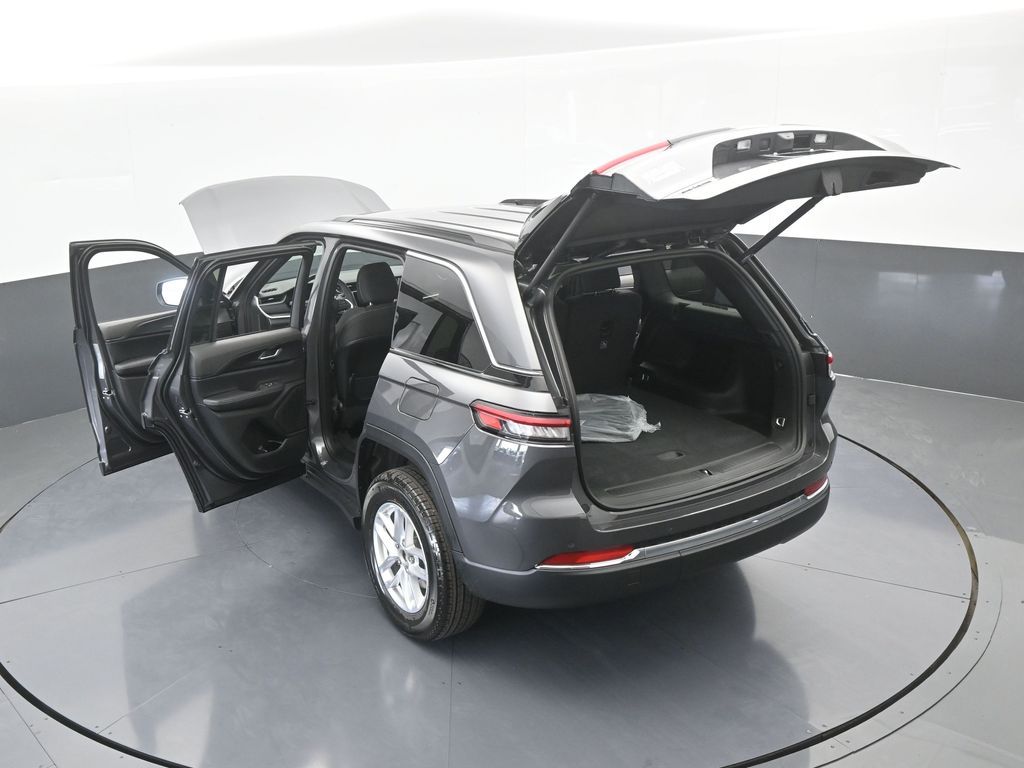 New 2026 Baltic Gray Metallic Clearcoat Jeep Laredo image 64