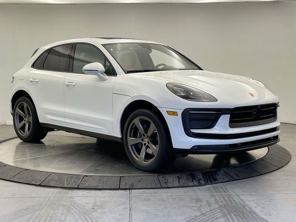 2025 Porsche Macan - 8