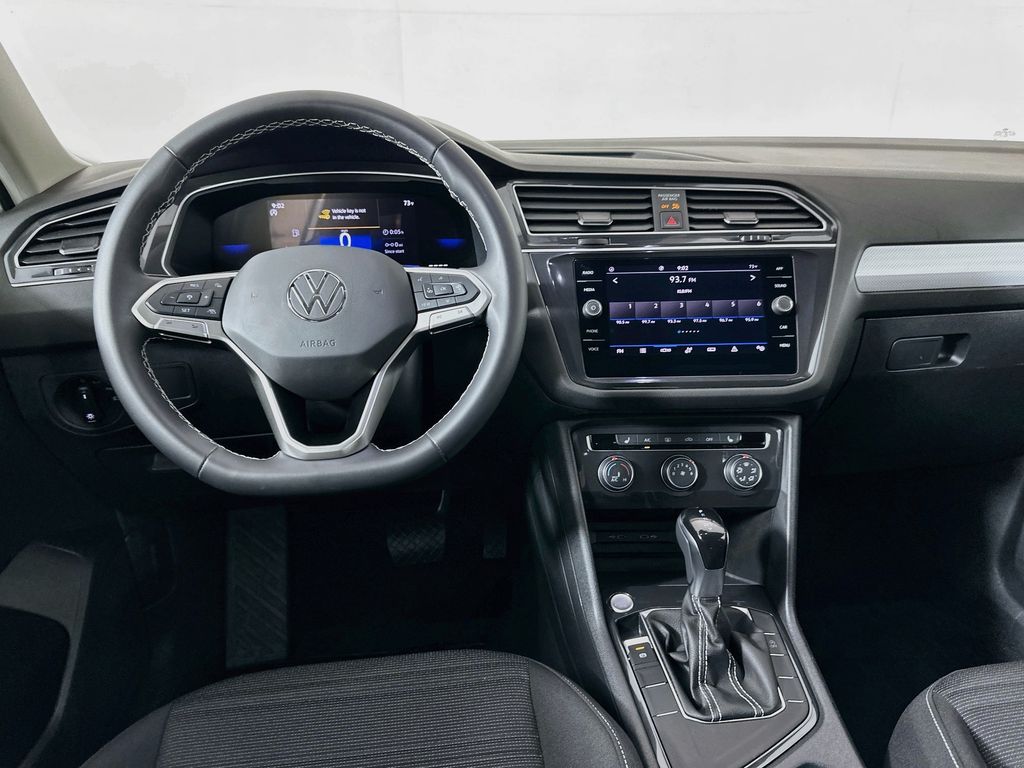 Thumbnail: 2024 Volkswagen Tiguan - 21