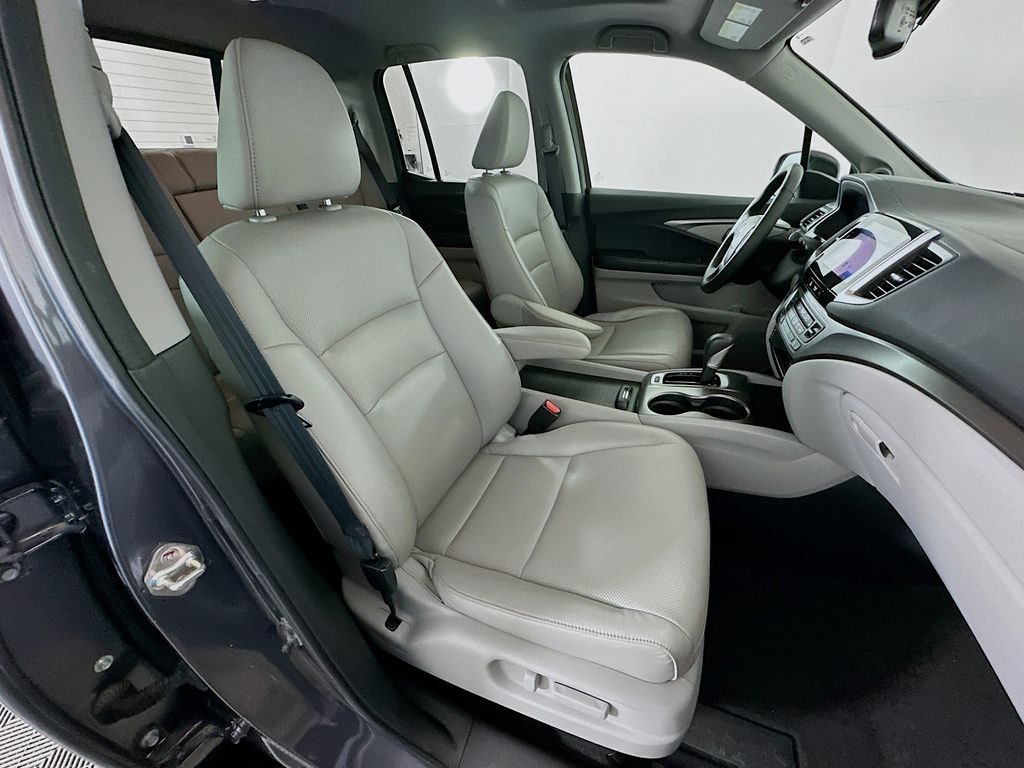 Thumbnail: 2019 Honda Ridgeline - 29