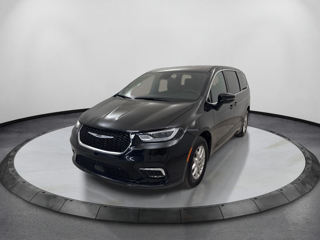 2025 Chrysler Pacifica Select's photo